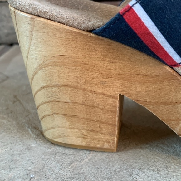 Free People sz 38 cloth red, white,& blue cloth shoes with wooden platform heels - Picture 4 of 9
